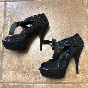 Beautiful Black Sequin Stiletto Heels 👠